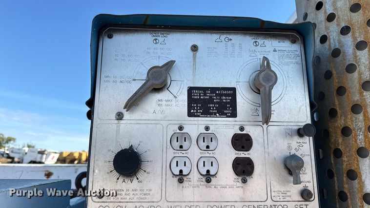 image for item DY8377 1995 International 8100 utility / service truck