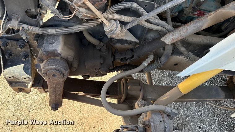 image for item DY8377 1995 International 8100 utility / service truck