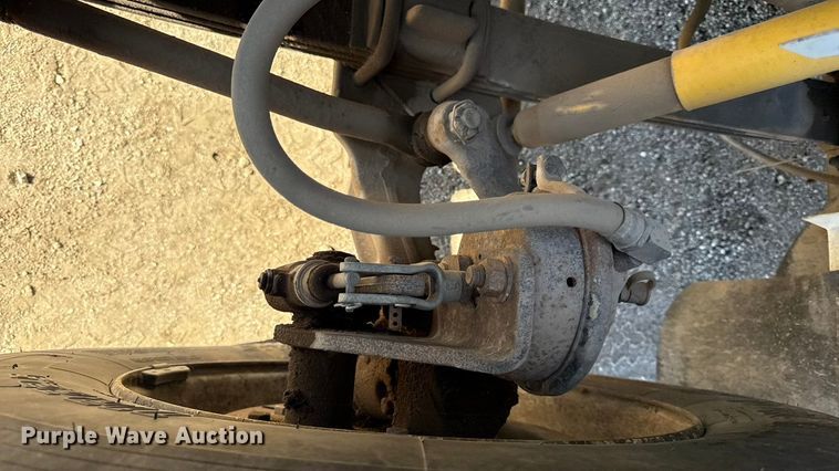 image for item DY8377 1995 International 8100 utility / service truck