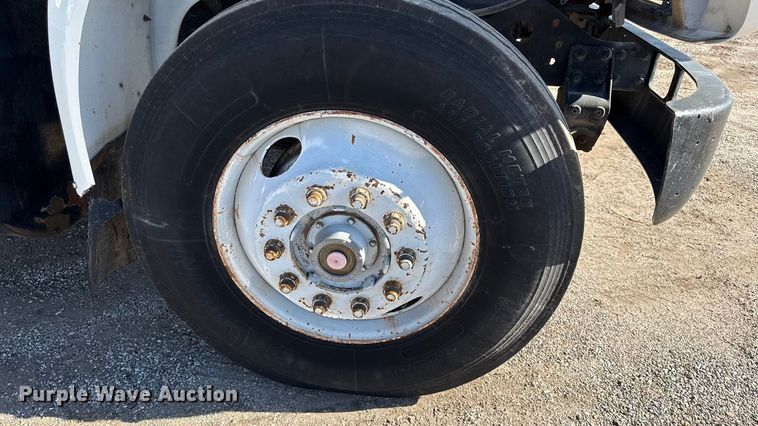 image for item DY8377 1995 International 8100 utility / service truck