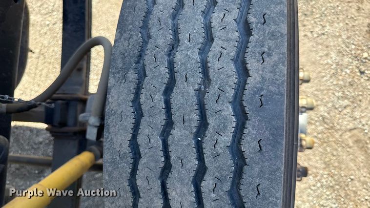 image for item DY8377 1995 International 8100 utility / service truck