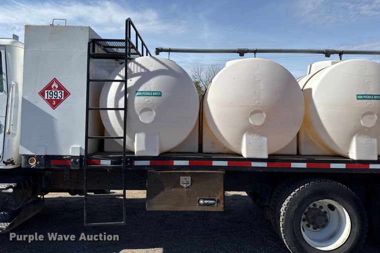 image for item DY8378 1997 Volvo  WG flatbed truck