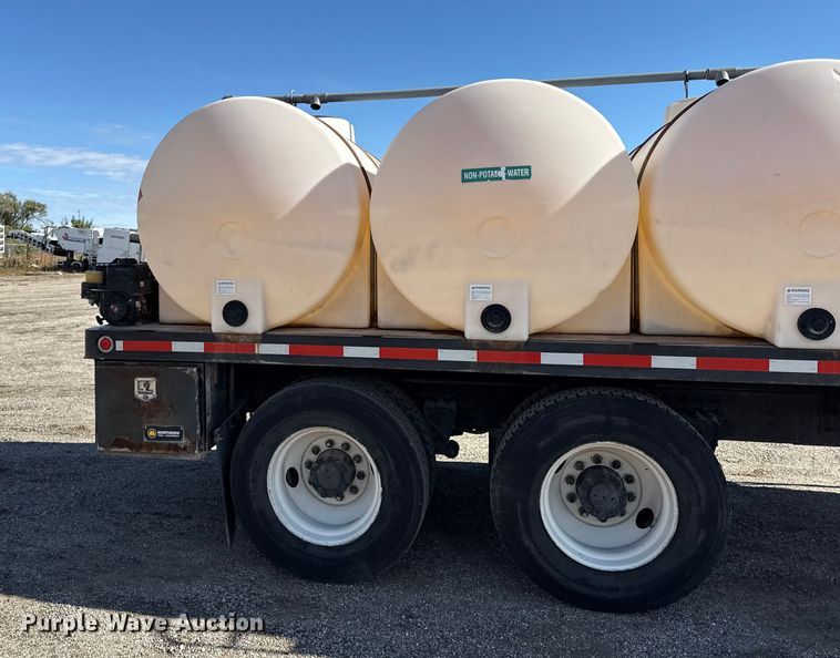 image for item DY8378 1997 Volvo  WG flatbed truck