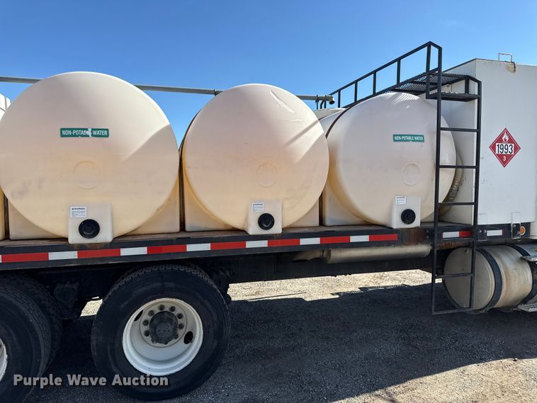 image for item DY8378 1997 Volvo  WG flatbed truck