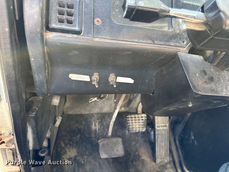 image for item DY8378 1997 Volvo  WG flatbed truck