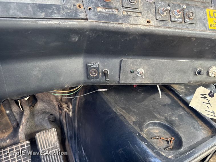 image for item DY8378 1997 Volvo  WG flatbed truck