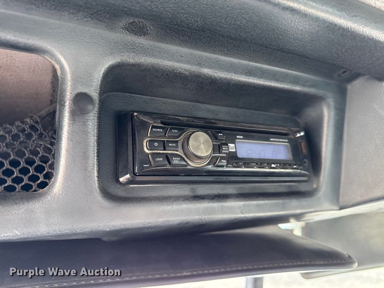 image for item DY8378 1997 Volvo  WG flatbed truck