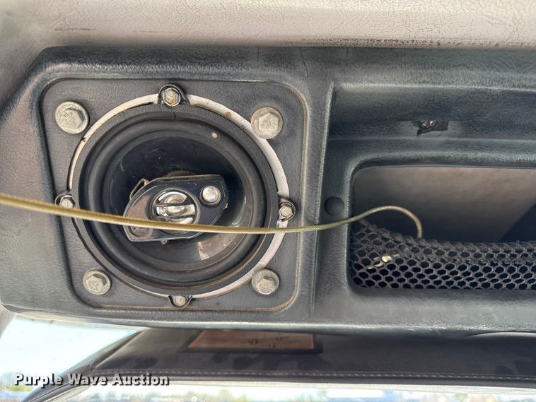 image for item DY8378 1997 Volvo  WG flatbed truck