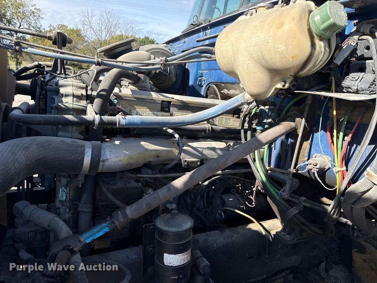 image for item DY8378 1997 Volvo  WG flatbed truck