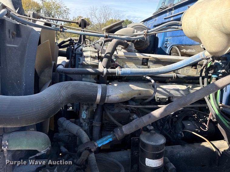 image for item DY8378 1997 Volvo  WG flatbed truck