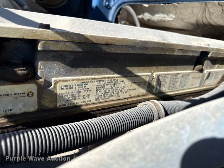 image for item DY8378 1997 Volvo  WG flatbed truck