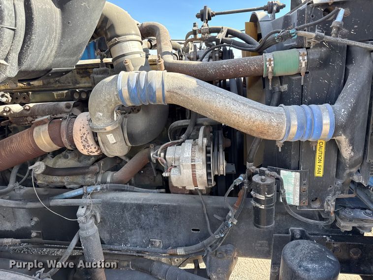 image for item DY8378 1997 Volvo  WG flatbed truck