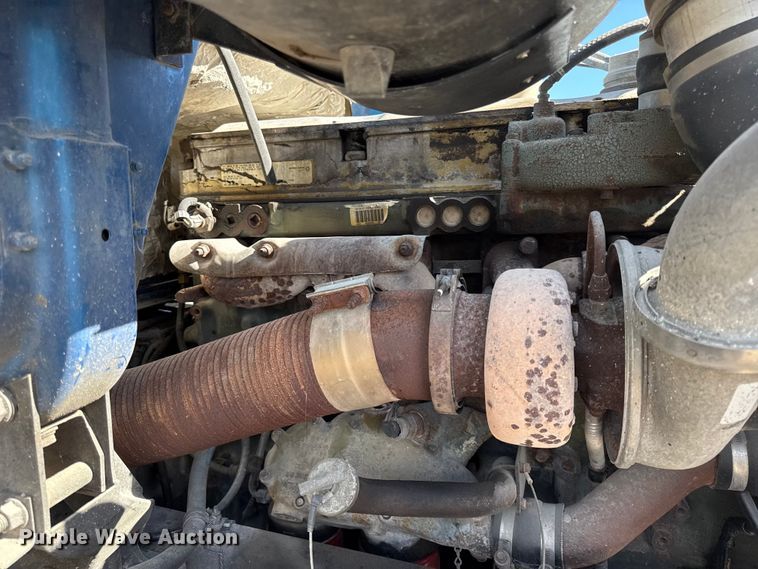 image for item DY8378 1997 Volvo  WG flatbed truck