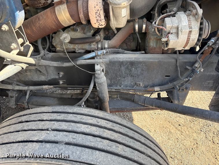 image for item DY8378 1997 Volvo  WG flatbed truck