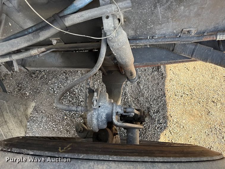 image for item DY8378 1997 Volvo  WG flatbed truck