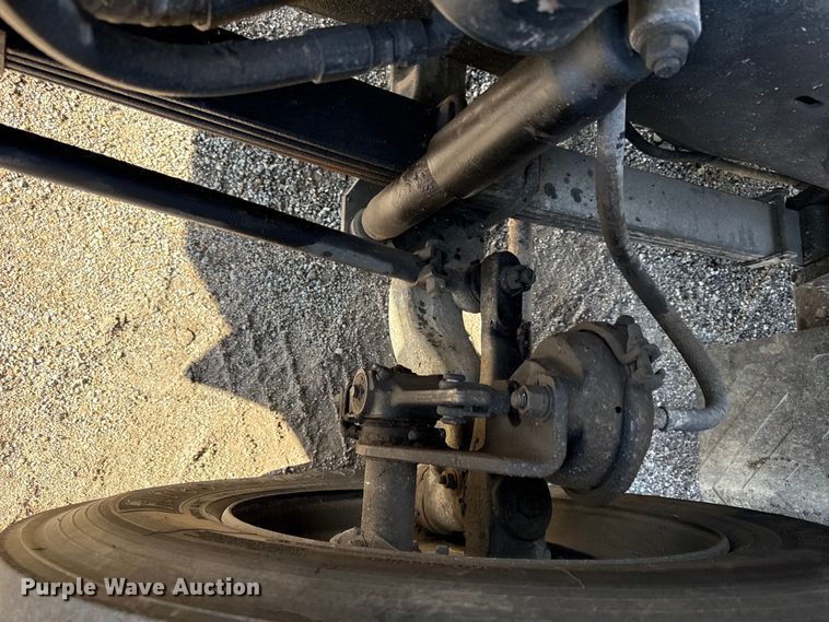 image for item DY8378 1997 Volvo  WG flatbed truck