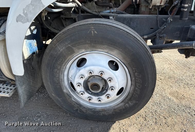 image for item DY8378 1997 Volvo  WG flatbed truck