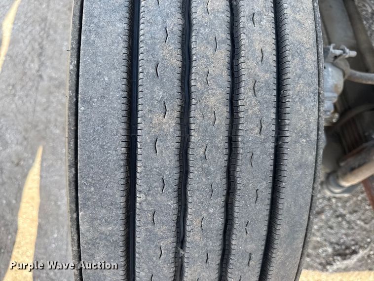 image for item DY8378 1997 Volvo  WG flatbed truck