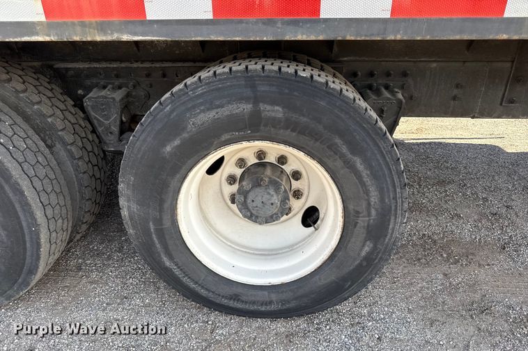 image for item DY8378 1997 Volvo  WG flatbed truck