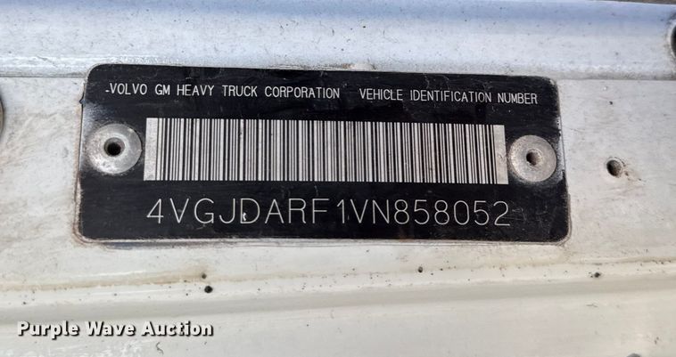 image for item DY8378 1997 Volvo  WG flatbed truck