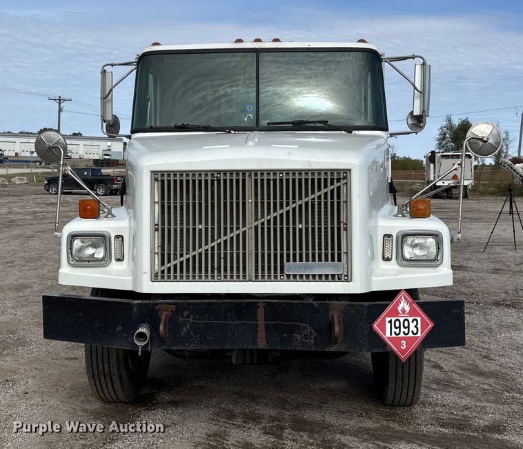 image for item DY8379 1994 Volvo WB flatbed truck