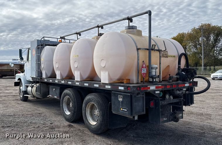 image for item DY8379 1994 Volvo WB flatbed truck