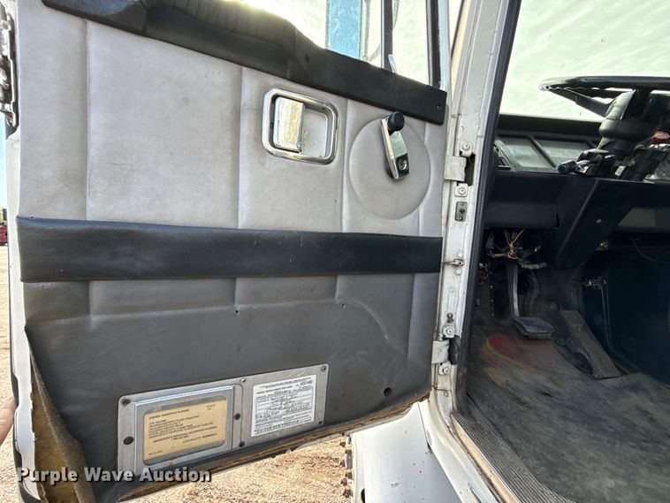 image for item DY8379 1994 Volvo WB flatbed truck