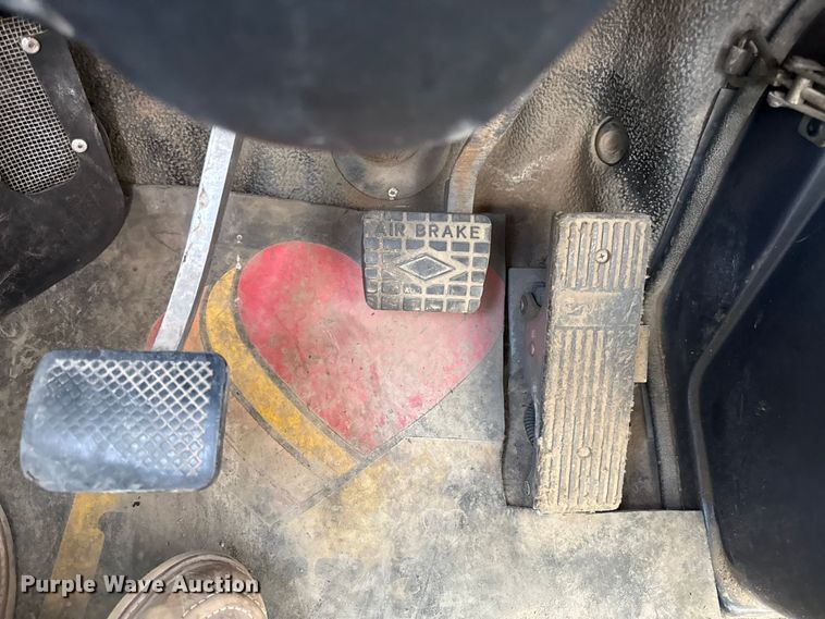 image for item DY8379 1994 Volvo WB flatbed truck