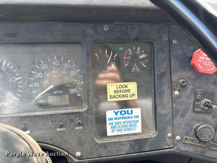 image for item DY8379 1994 Volvo WB flatbed truck