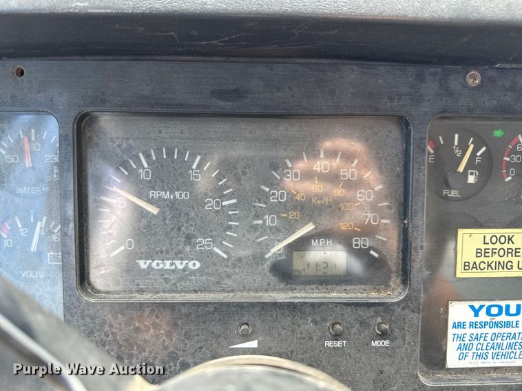 image for item DY8379 1994 Volvo WB flatbed truck