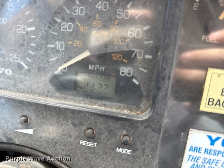 image for item DY8379 1994 Volvo WB flatbed truck