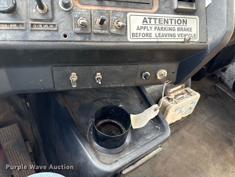 image for item DY8379 1994 Volvo WB flatbed truck