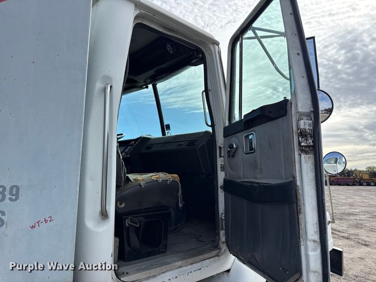 image for item DY8379 1994 Volvo WB flatbed truck