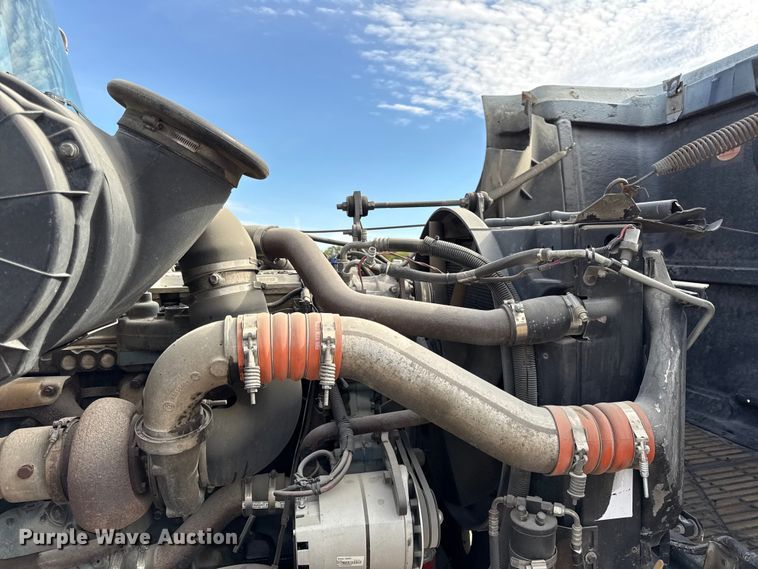 image for item DY8379 1994 Volvo WB flatbed truck