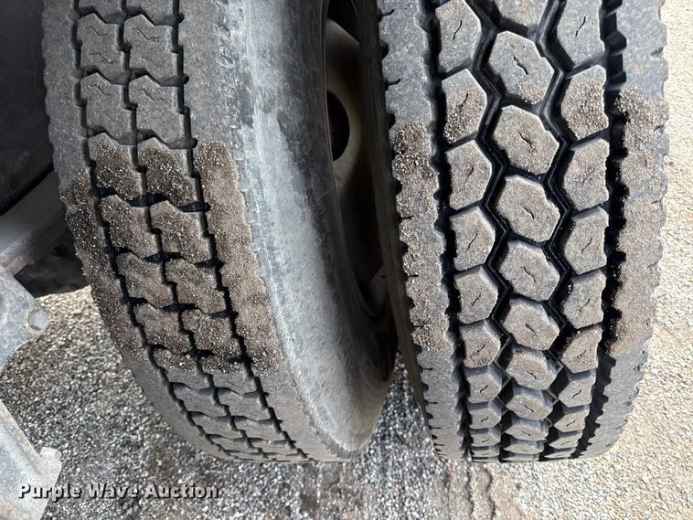 image for item DY8379 1994 Volvo WB flatbed truck