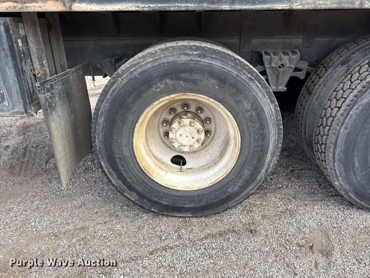 image for item DY8379 1994 Volvo WB flatbed truck