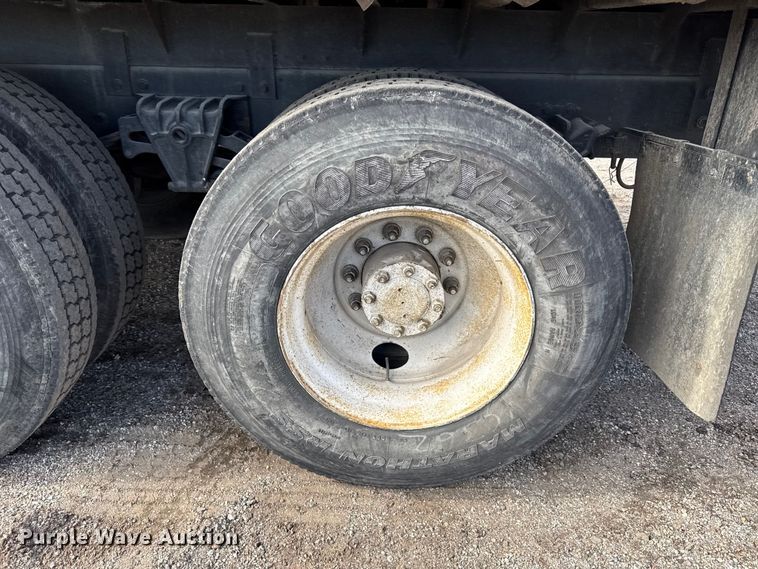 image for item DY8379 1994 Volvo WB flatbed truck