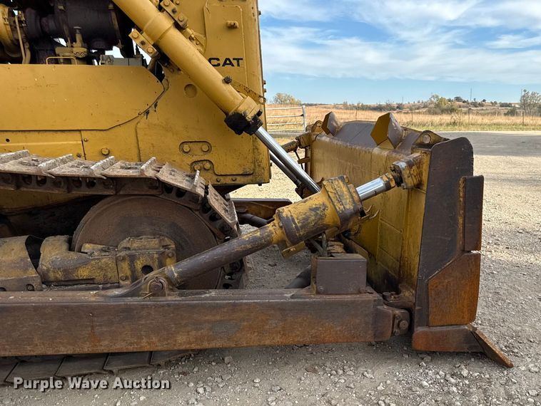 image for item DY8381 1985 Caterpillar D7G dozer
