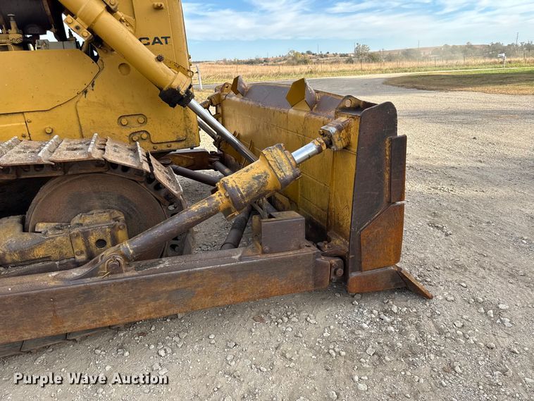 image for item DY8381 1985 Caterpillar D7G dozer