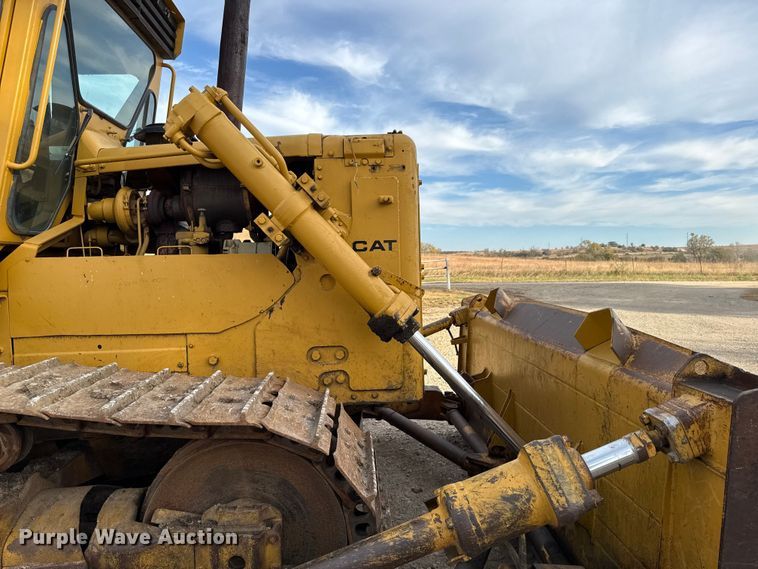 image for item DY8381 1985 Caterpillar D7G dozer