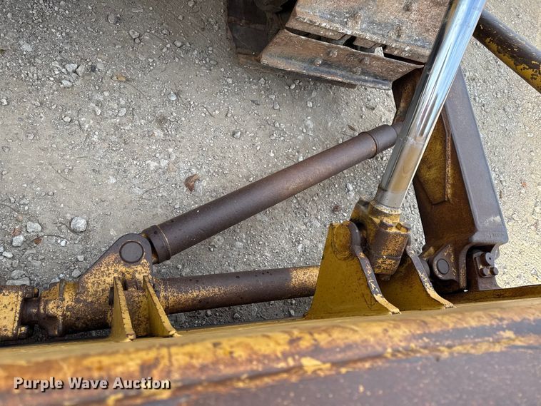 image for item DY8381 1985 Caterpillar D7G dozer