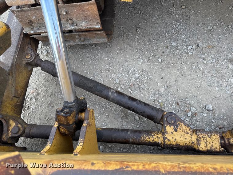 image for item DY8381 1985 Caterpillar D7G dozer