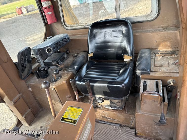 image for item DY8381 1985 Caterpillar D7G dozer