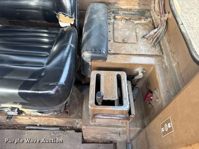 image for item DY8381 1985 Caterpillar D7G dozer