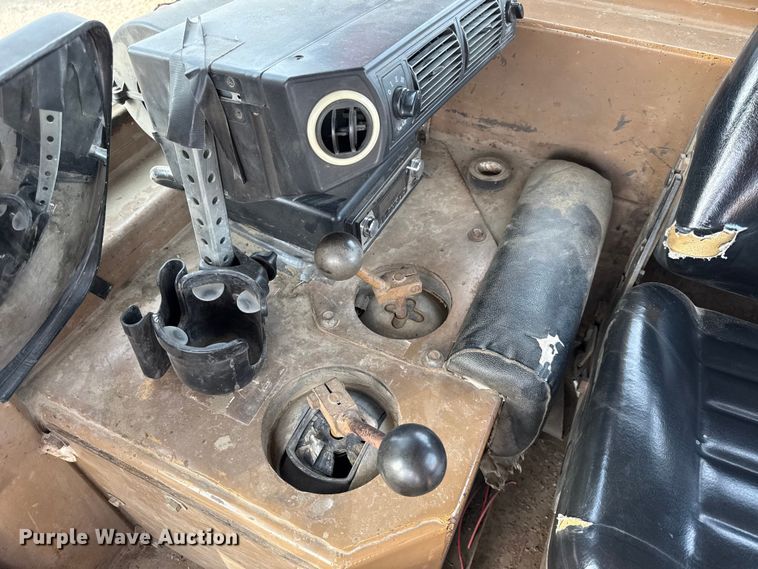 image for item DY8381 1985 Caterpillar D7G dozer