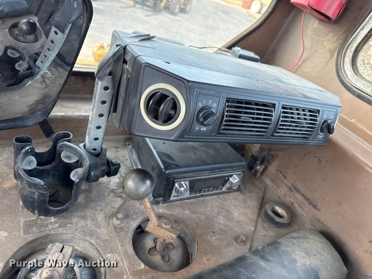 image for item DY8381 1985 Caterpillar D7G dozer