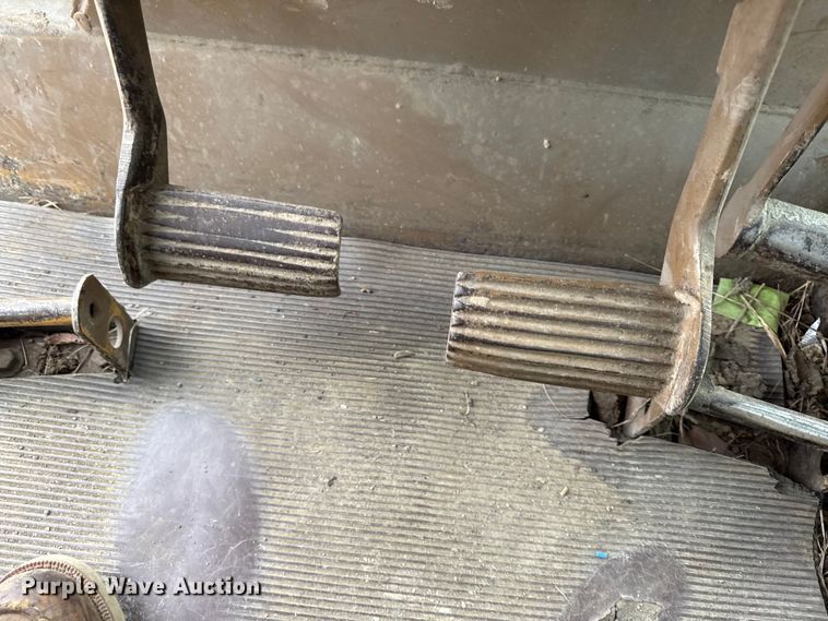 image for item DY8381 1985 Caterpillar D7G dozer