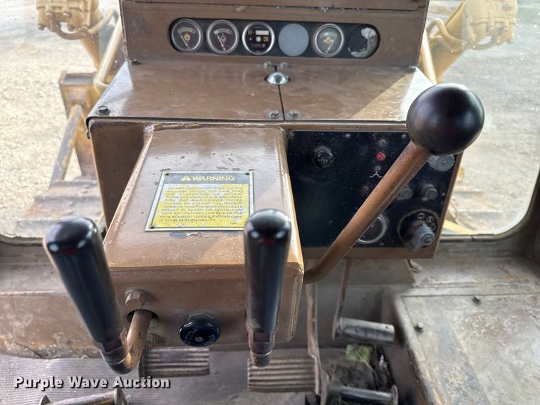 image for item DY8381 1985 Caterpillar D7G dozer