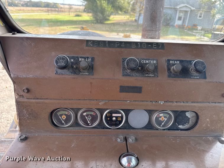 image for item DY8381 1985 Caterpillar D7G dozer