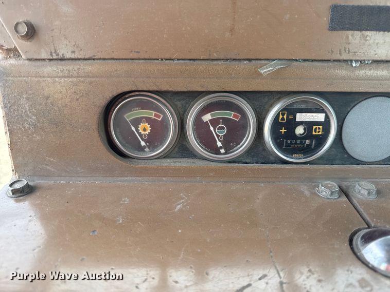 image for item DY8381 1985 Caterpillar D7G dozer